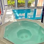 Olimp W Kolobrzegu Przy Promenadzie Apartmán
