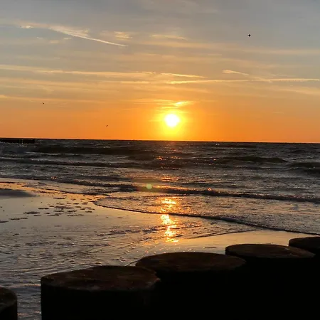W Kolobrzegu Przy Promenadzie Daire